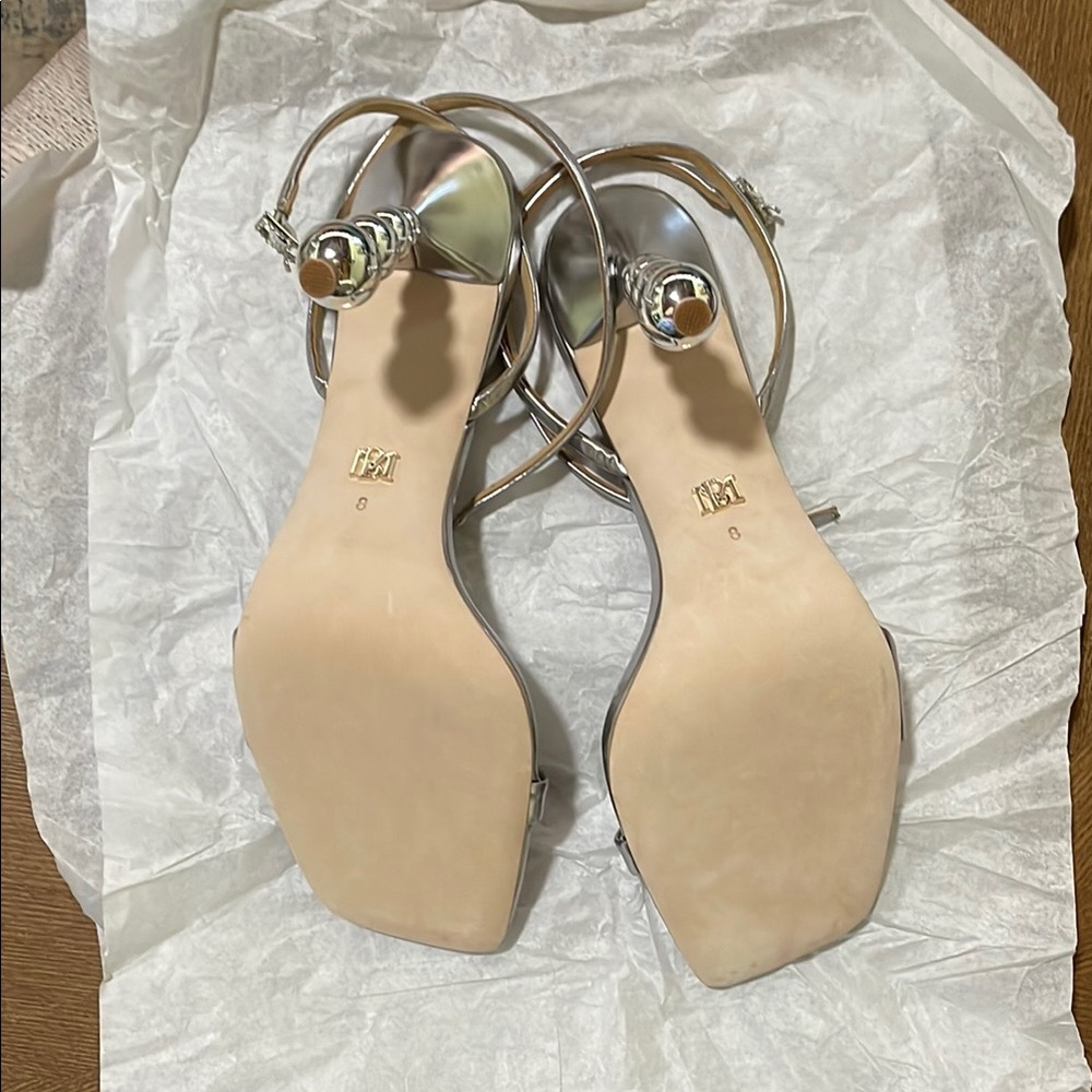 Badgley Mischka Silver Sculptural Heels - Picture 8 of 11